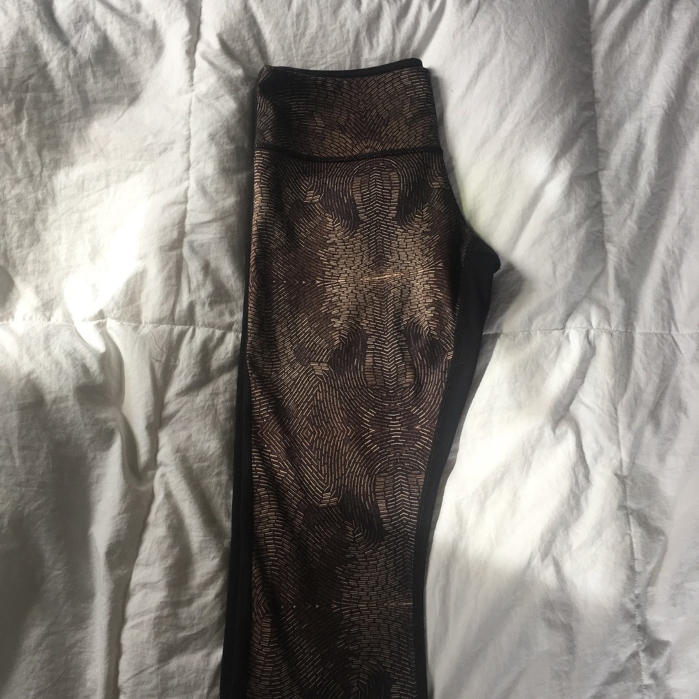 Lululemon Wonder Under Gold Goddess Leggings - Picture 3 of 4